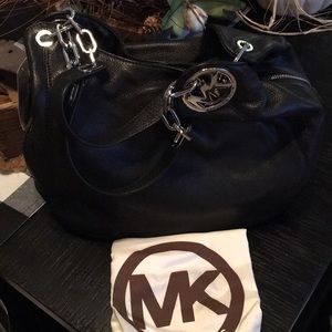NWT. MICHAEL Michael Kors Lg Shoulder Tote
